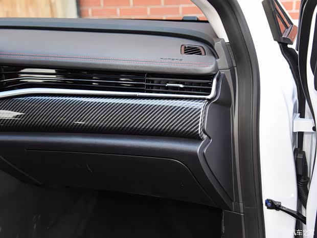 雷諾 江鈴集團(tuán) 羿 2021款 450km 光耀豪華 雙電機(jī)版