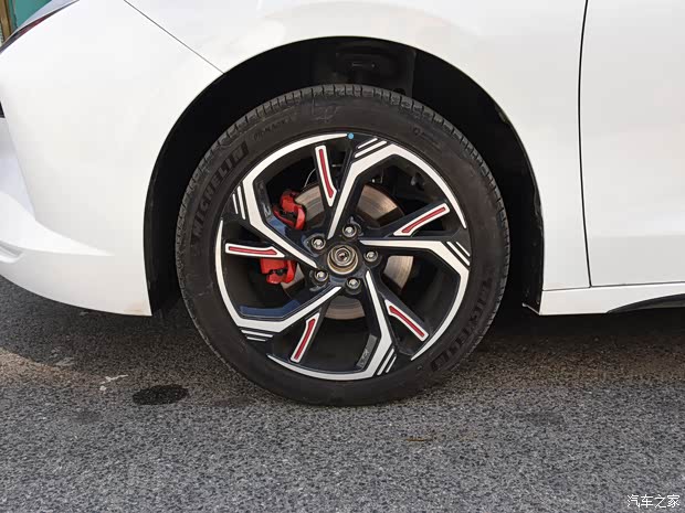 雷諾 江鈴集團(tuán) 羿 2021款 450km 光耀豪華 雙電機(jī)版