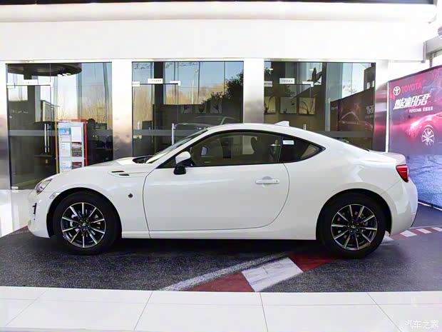 丰田(进口) 丰田86 2017款 2.0L 自动豪华型 丰田(进口) 丰田86 2017款 2.0L 自动豪华型