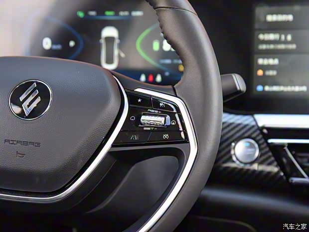 雷諾 江鈴集團(tuán) 羿 2021款 450km 光耀豪華 雙電機(jī)版