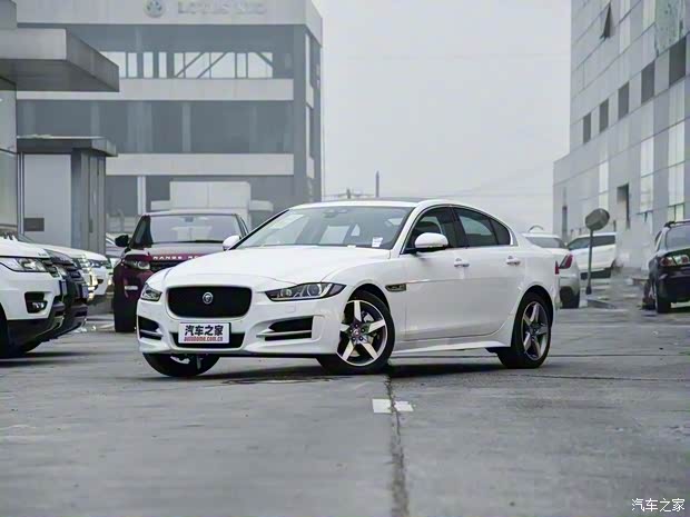 捷豹 捷豹XE 2018款 2.0T 300PS 四驅(qū)R-Sport運(yùn)動(dòng)版