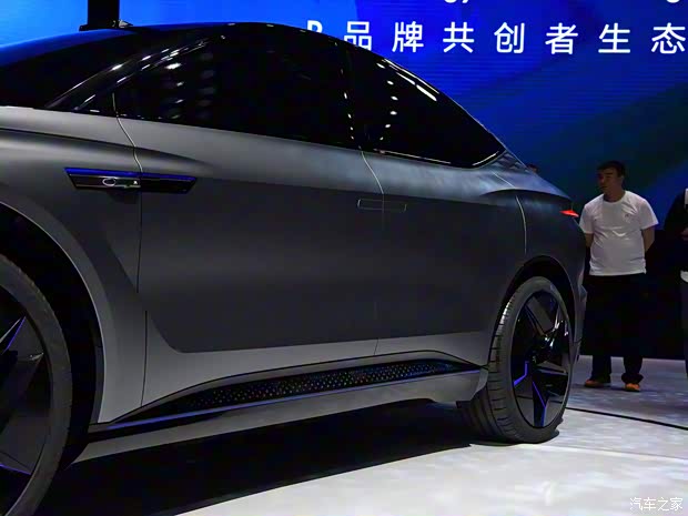 上汽集團 R汽車ES33 2021款 基本型