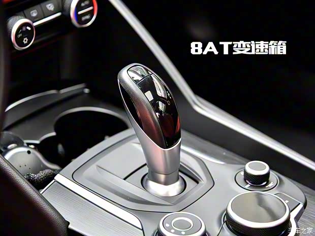阿爾法·羅密歐 Giulia 2017款 2.0T 280HP 豪華版