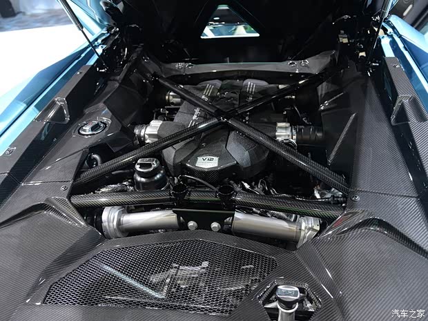兰博基尼 Aventador 2018款 Aventador S Roadster 兰博基尼 Aventador 2018款 Aventador S Roadster