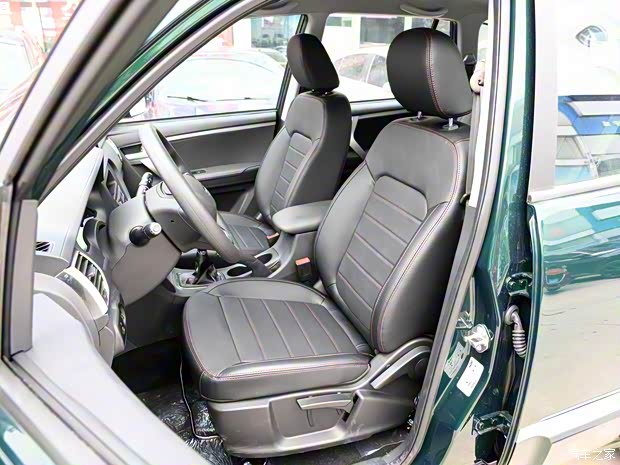 奇瑞汽车 瑞虎3 2022款 经典版 1.5L 手动时尚型