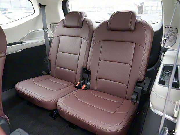 吉利新能源 嘉际新能源 2022款 1.5TD PHEV 白金尊贵型