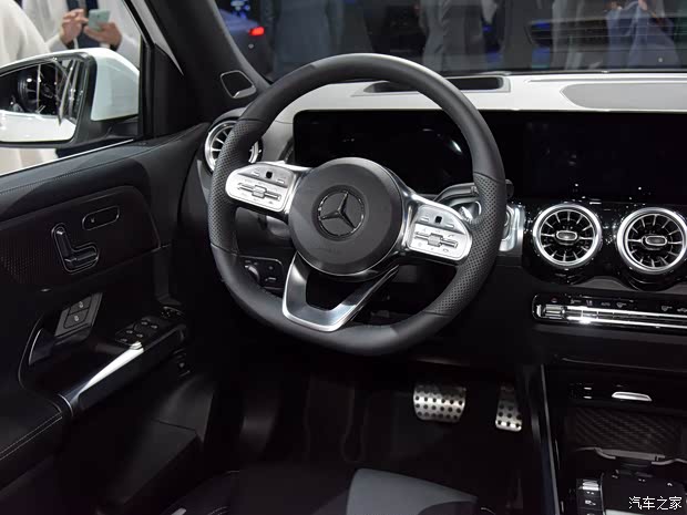 北京奔驰 奔驰EQB 2021款 EQB 350 4MATIC 北京奔驰 奔驰EQB 2021款 EQB 350 4MATIC