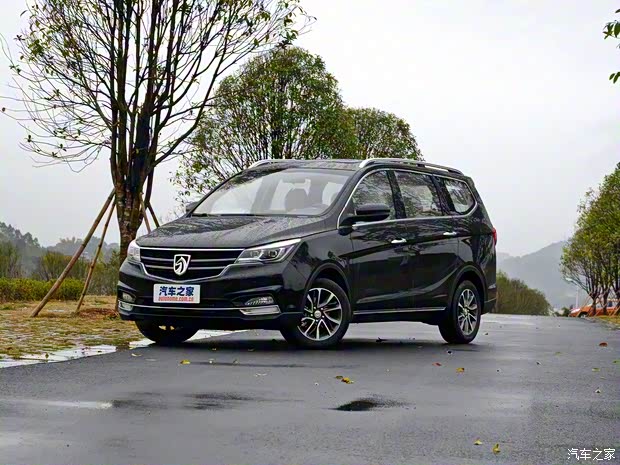 上汽通用五菱 寶駿730 2017款 1.5T 手動豪華型 7座