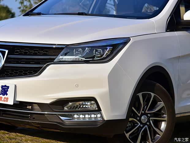 上汽通用五菱 宝骏730 2018款 1.5T DCT基本型