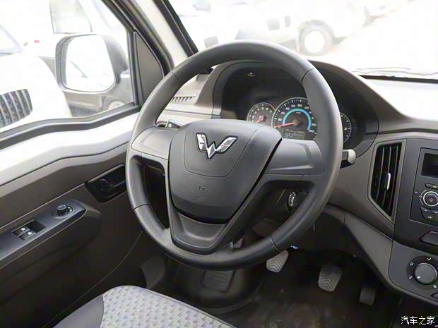 上汽通用五菱 五菱荣光新卡 2021款 1.8L基本型单排双后轮LJ479Q6 上汽通用五菱 五菱荣光新卡 2021款 1.8L基本型单排双后轮LJ479Q6