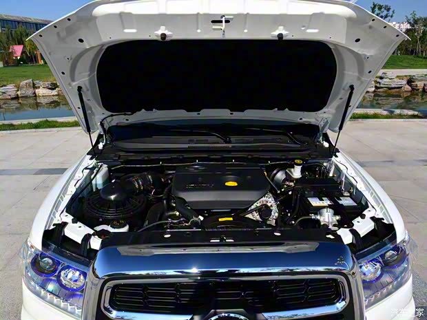 中兴汽车 领主 2016款 2.5T四驱超豪华型JE4D25E