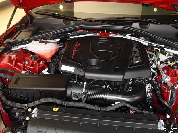 阿尔法·罗密欧 Giulia 2017款 2.0T 280HP 豪华版