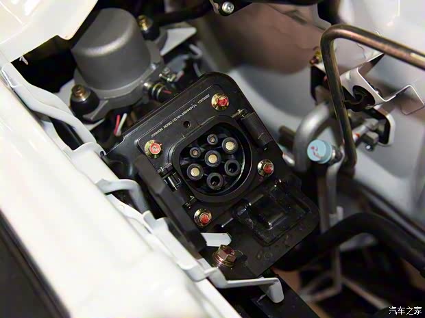 福汽新龙马 启腾M70EV 2017款 纯电动 厢式运输车2座