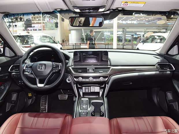 广汽本田 雅阁 2022款 2.0 i-MMD混动 幻夜·锐尊版