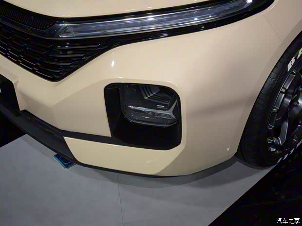 上汽通用五菱 新寶駿Valli 2021款 狂想家