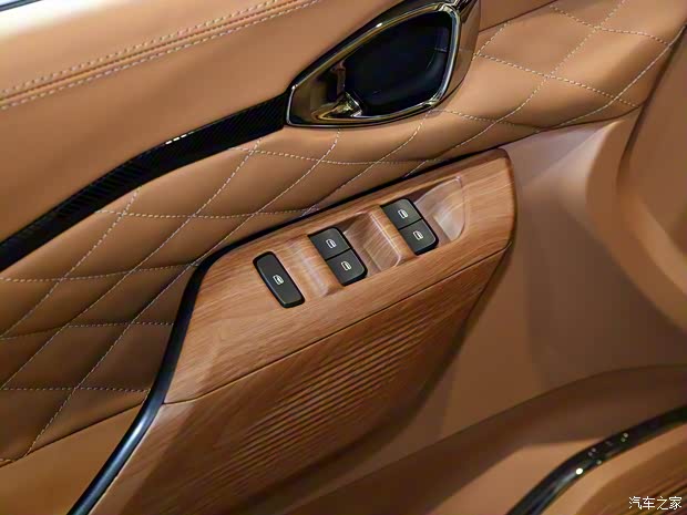 上汽通用五菱 新寶駿Valli 2021款 狂想家