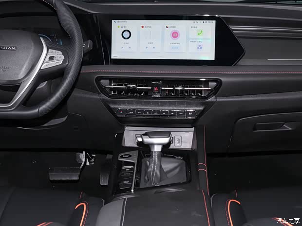 長安汽車 長安歐尚X7 PLUS 2022款 1.5T 藍(lán)鯨自動(dòng)尊貴型