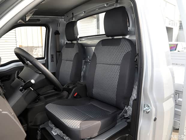 上汽通用五菱 五菱荣光新卡 2021款 1.8L基本型单排双后轮LJ479Q6 上汽通用五菱 五菱荣光新卡 2021款 1.8L基本型单排双后轮LJ479Q6