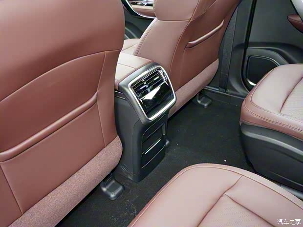 吉利新能源 嘉际新能源 2022款 1.5TD PHEV 白金尊贵型