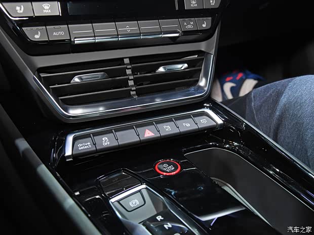 Audi Sport 奧迪RS e-tron GT 2021款 基本型