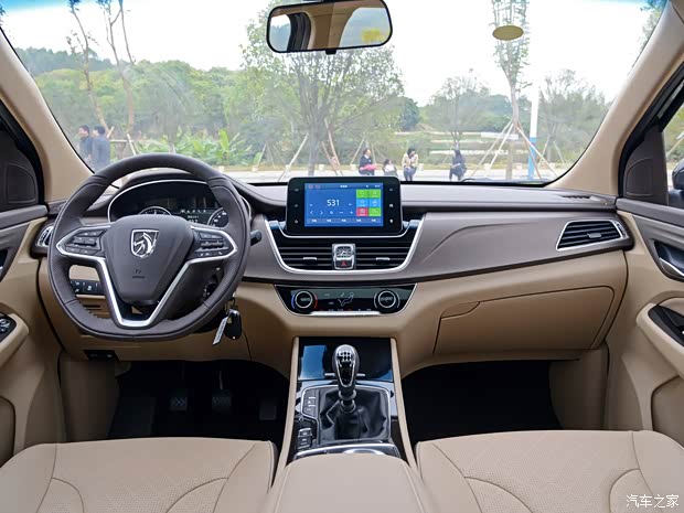 上汽通用五菱 寶駿730 2017款 1.5T 手動豪華型 7座