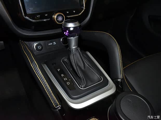 众泰汽车 众泰SR7 2016款 1.5T GAL限量版