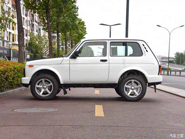 拉达汽车 泥瓦 2017款 基本型