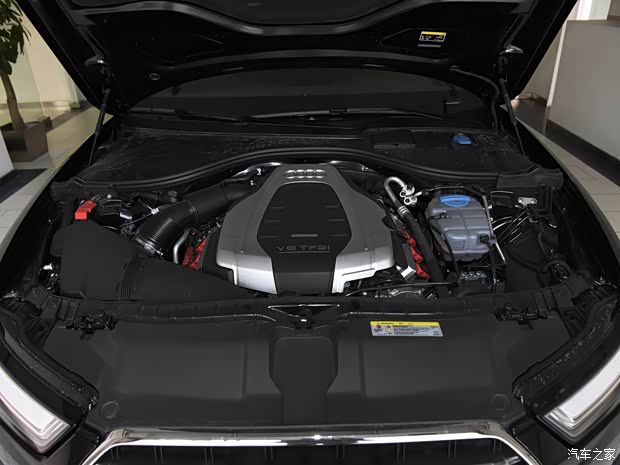 一汽-大眾奧迪 奧迪A6L 2018款 30周年年型 45 TFSI quattro 運(yùn)動(dòng)型