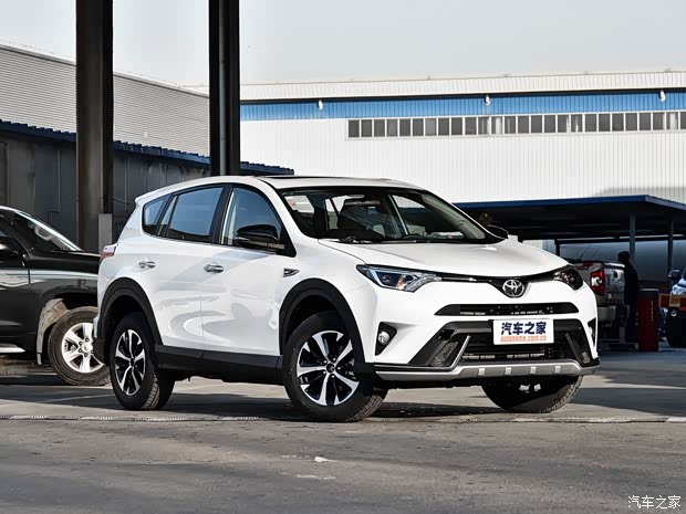 一汽丰田 RAV4荣放 2018款 2.0L CVT两驱风尚X版