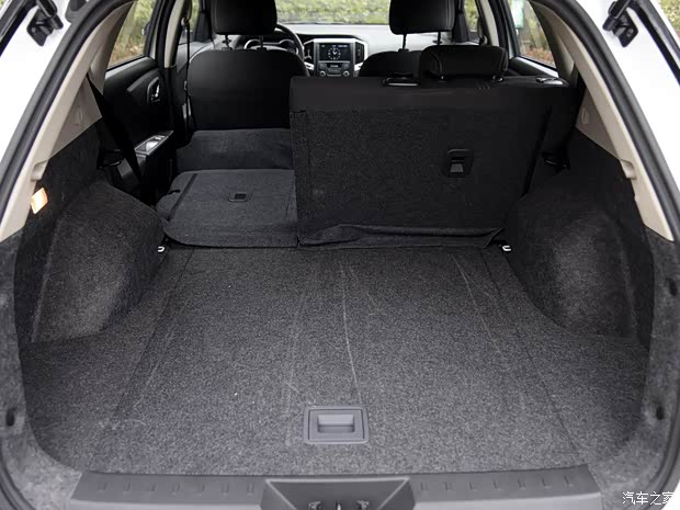 东风乘用车 东风风神AX3 2016款 1.4T 手动致酷型 东风乘用车 东风风神AX3 2016款 1.4T 手动致酷型