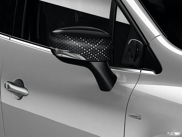 雷諾 Clio 2016款 Iconic hatchback