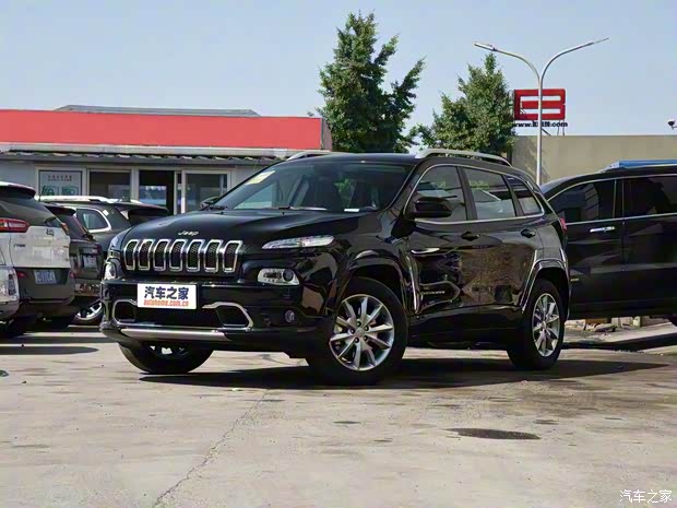 广汽菲克Jeep 自由光 2017款 2.4L 专业版智能包