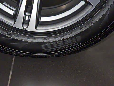 2020�� GLC 260 L 4MATIC ������