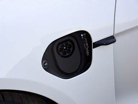 2019�� Taycan Turbo S