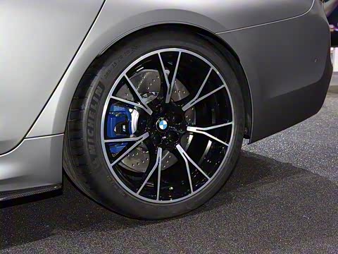 2019�� M5 ������