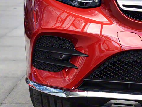 2019�� GLC 260 4MATIC ������