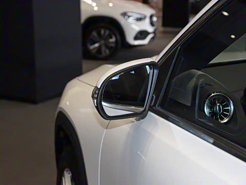 2021�� GLB 200 ������