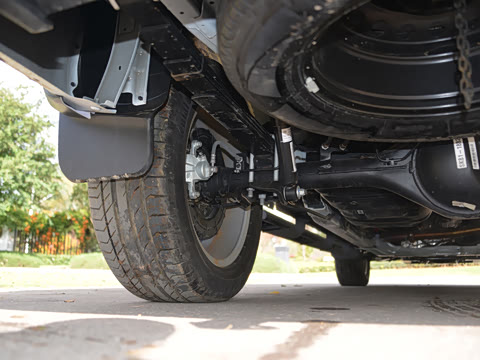 2021款 2.0t汽油自动旅行版长箱高底盘