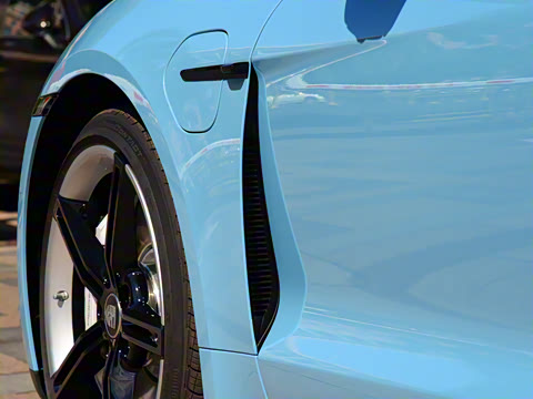 2019�� Taycan 4S