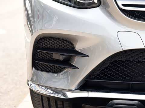 2019�� GLC 260 L 4MATIC ������