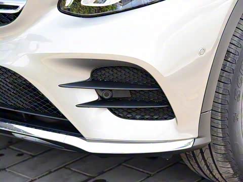 2019�� GLC 260 L 4MATIC ������