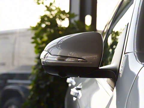 2020�� EQC 400 4MATIC ������ 1886������