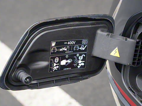 2022�� �Ŀ��� E 350 e L ���ʽ��϶����γ�