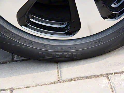 2019�� GLC 260 L 4MATIC ������