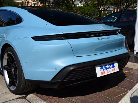 2019�� Taycan 4S