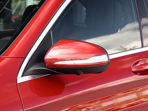 2019�� GLC 260 4MATIC ������