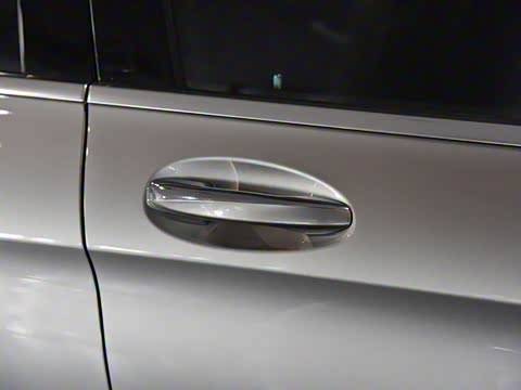 2020�� GLC 260 L 4MATIC ������