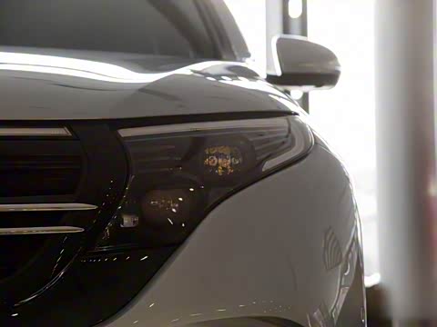 2020�� EQC 400 4MATIC ������ 1886������