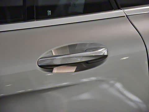 2020�� GLC 260 L 4MATIC ������