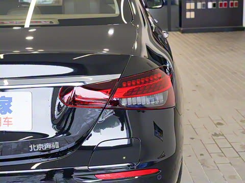 2022�� �Ŀ��� E 350 e L ���ʽ��϶����γ�